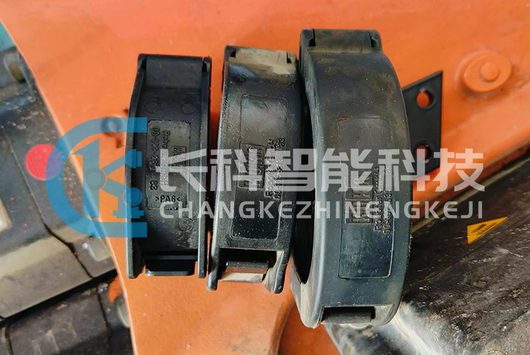 庫(kù)卡管線包軟管固定座 庫(kù)卡管線包軟管固定座